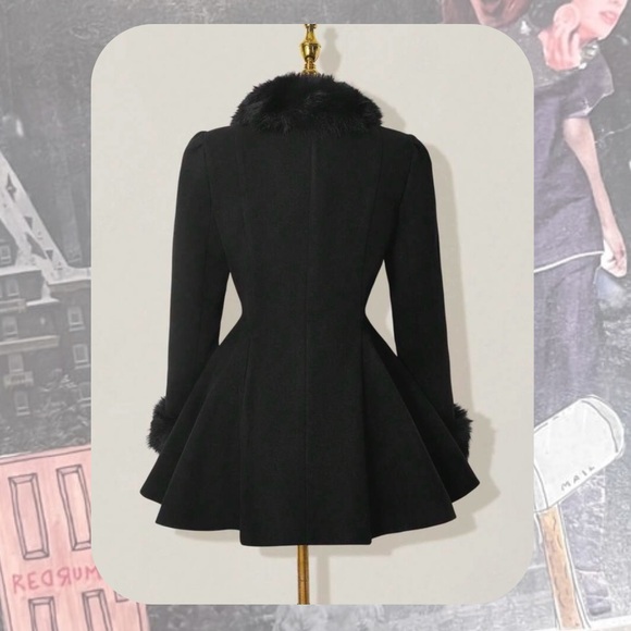 Elegant Couture Coat - Picture 3 of 16